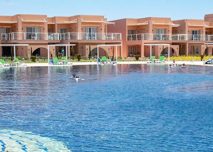 منتجع نيفرلاند سيتي - بيكالباتروس 5*